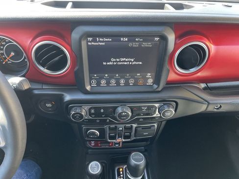 Used 2023 Jeep Gladiator Rubicon w/ Cold Weather Group AWD/4WD image 19