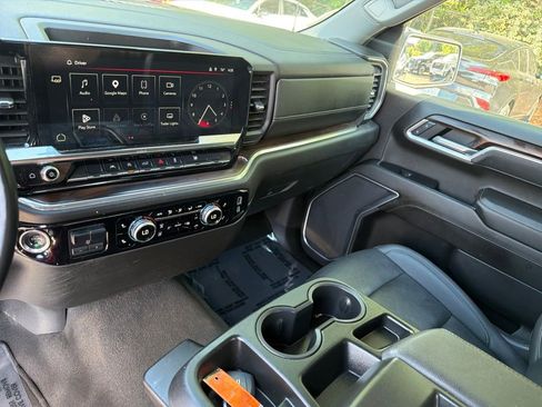 Used 2025 GMC Sierra 1500 SLT AWD/4WD image 18