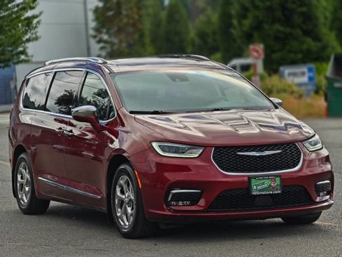 Used 2021 Chrysler Pacifica Limited FWD image 1
