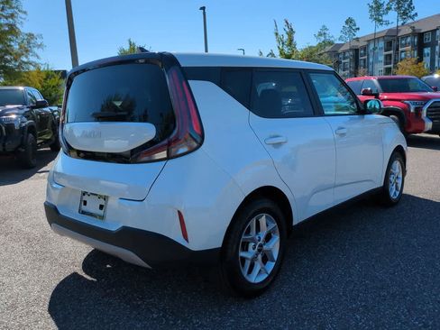 Used 2024 Kia Soul LX w/ Option Group 015 FWD image 6