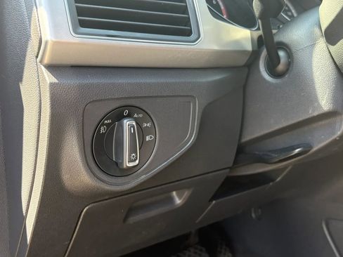 Used 2018 Volkswagen Atlas SE FWD image 17