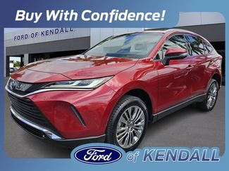 Used 2022 Toyota Venza XLE video 1