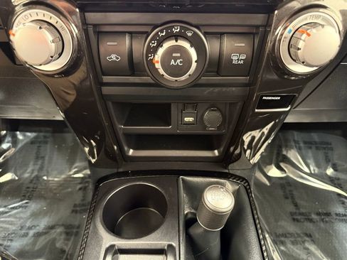 Used 2024 Toyota 4Runner TRD Off-Road Premium image 33