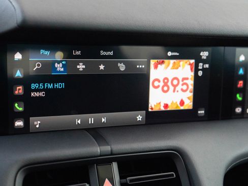 Used 2023 Porsche Taycan w/ Premium Package image 21