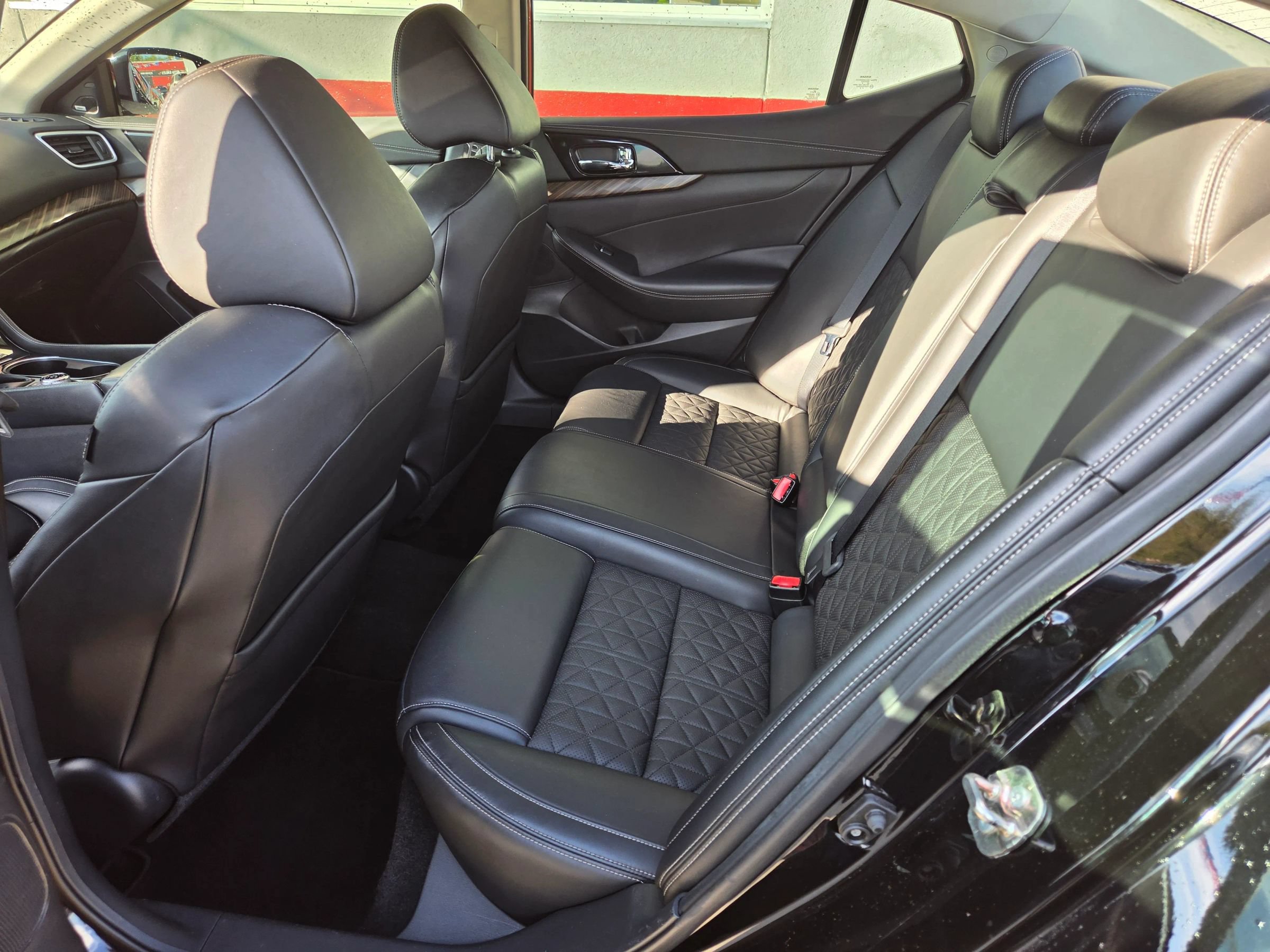 Used 2017 Nissan Maxima Platinum w/ Medallion Package FWD image 11