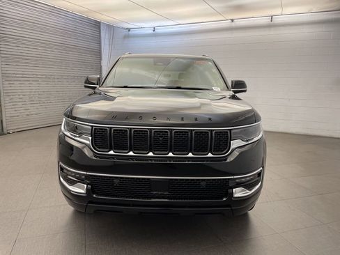 New 2025 Jeep Wagoneer Series III w/ Quick Order Package 25C Super image 9