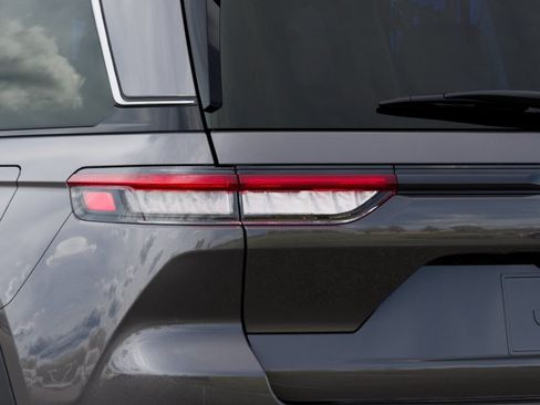New 2026 Jeep Grand Cherokee Laredo w/ Trailer Tow Package RWD image 9