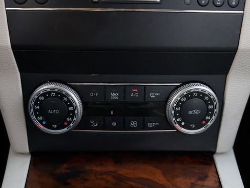 Used 2010 Mercedes-Benz GLK 350 2WD w/ Multimedia Pkg image 35