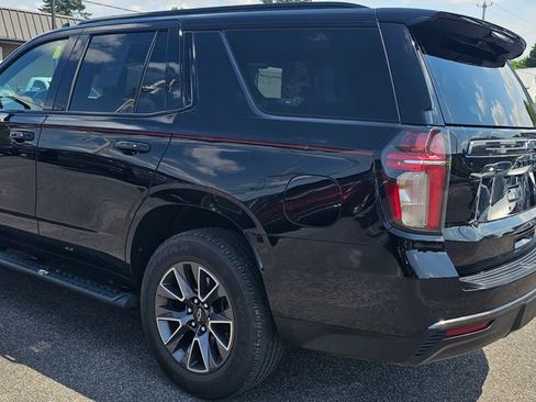 Used 2022 Chevrolet Tahoe Z71 w/ Luxury Package AWD/4WD image 7