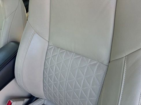 Used 2017 Nissan Maxima Platinum w/ Medallion Package FWD image 13