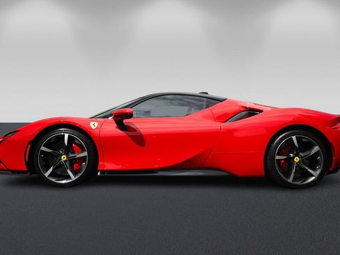 Used 2021 Ferrari SF90 Stradale AWD/4WD image 6