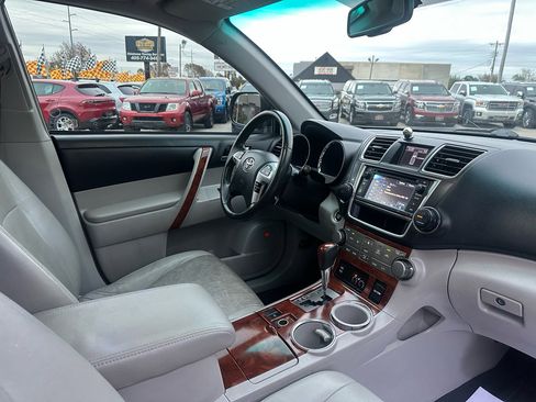 Used 2013 Toyota Highlander Limited image 13