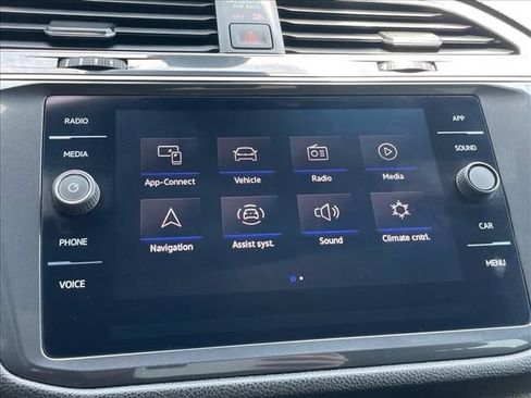 Used 2023 Volkswagen Tiguan SE R-Line FWD image 21