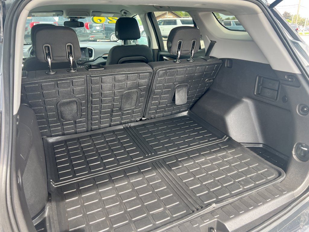 Used 2020 GMC Terrain SLE w/ Driver Convenience Package FWD image 30