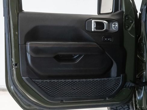 Used 2022 Jeep Gladiator Mojave w/ LED Lighting Group AWD/4WD image 8