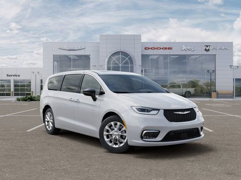 New 2026 Chrysler Pacifica Limited w/ Uconnect Theater Family Group image 5