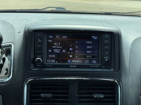 Used 2019 Dodge Grand Caravan GT FWD image 3