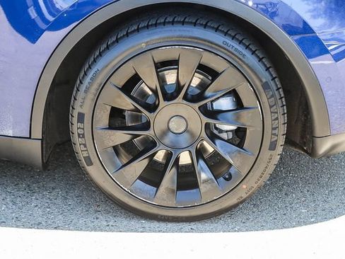 Used 2021 Tesla Model Y Long Range AWD/4WD image 12