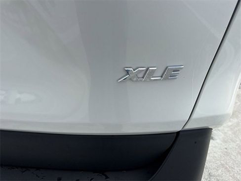 Used 2022 Toyota RAV4 XLE Premium image 25