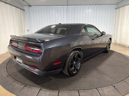 Used 2017 Dodge Challenger R/T RWD image 9