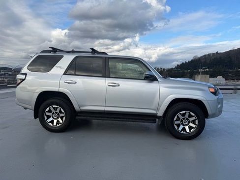 Certified 2023 Toyota 4Runner TRD Off-Road Premium image 9