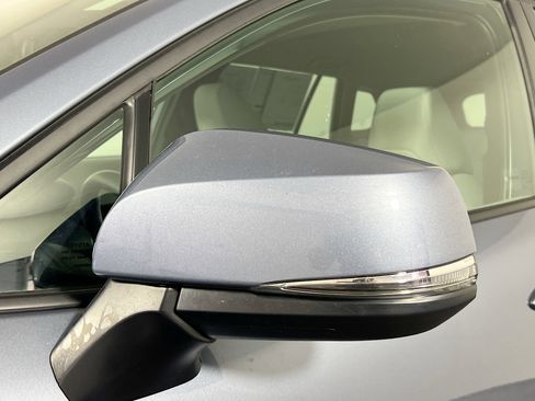 Used 2023 Toyota Corolla Cross LE image 12