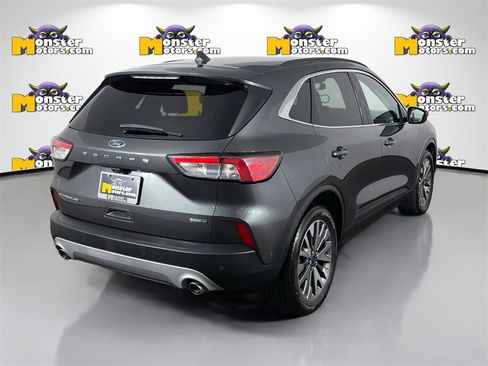 Used 2020 Ford Escape Titanium image 5