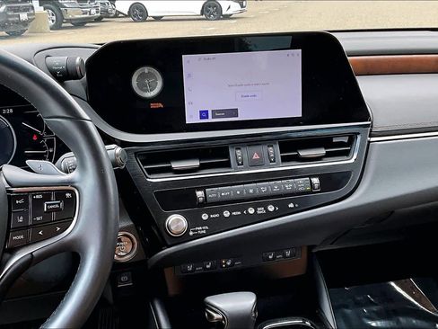 Used 2023 Lexus ES 300h w/ Premium Package FWD image 6