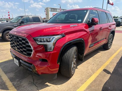 Used 2024 Toyota Sequoia Platinum AWD/4WD image 4