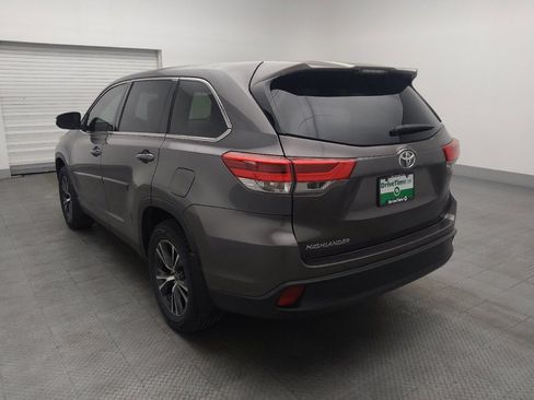 Used 2019 Toyota Highlander LE FWD image 5