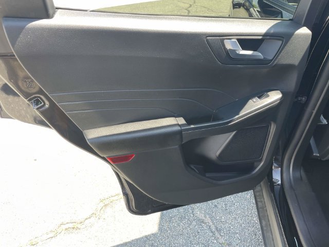 Used 2025 Ford Escape ST-Line Select AWD/4WD image 16