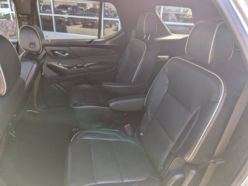 Used 2022 Chevrolet Traverse Premier AWD/4WD image 25