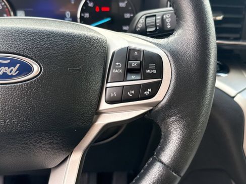 Used 2023 Ford Explorer XLT w/ Equipment Group 202A RWD image 17