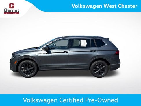 Certified 2023 Volkswagen Tiguan SE w/ Panoramic Sunroof Package AWD/4WD image 2