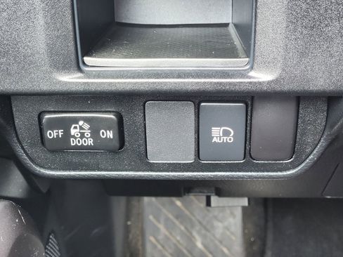 Used 2018 Toyota Tacoma SR5 image 26