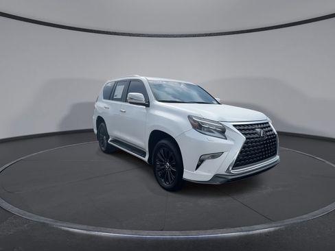 Used 2023 Lexus GX 460 Premium w/ Accessory Package AWD/4WD image 3