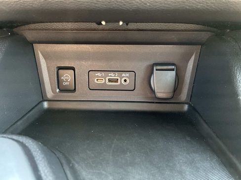 Used 2024 Nissan Sentra SV FWD image 35