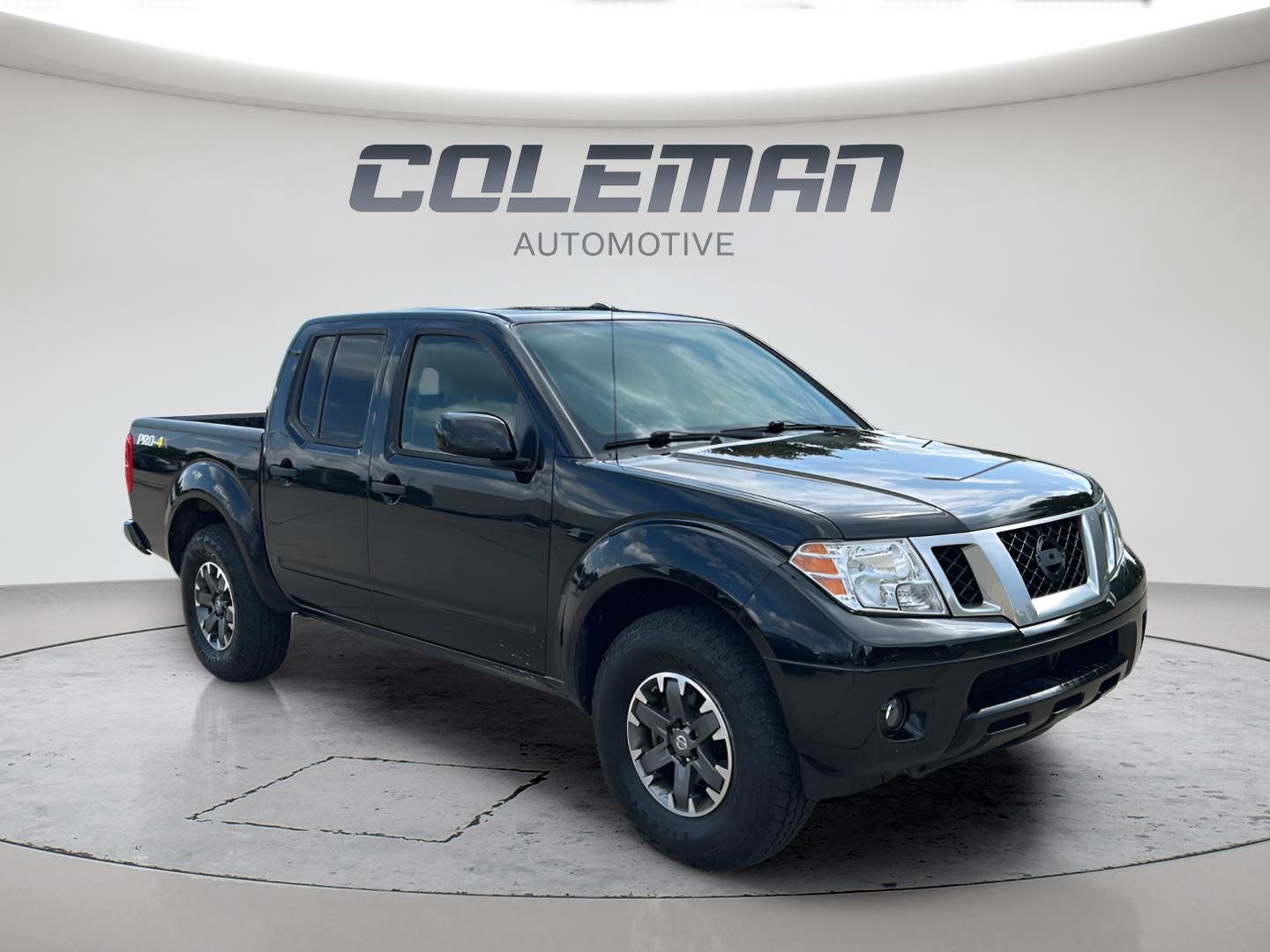 Used 2018 Nissan Frontier PRO-4X AWD/4WD image 2