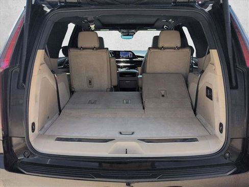 Used 2024 Cadillac Escalade Premium Luxury RWD image 6