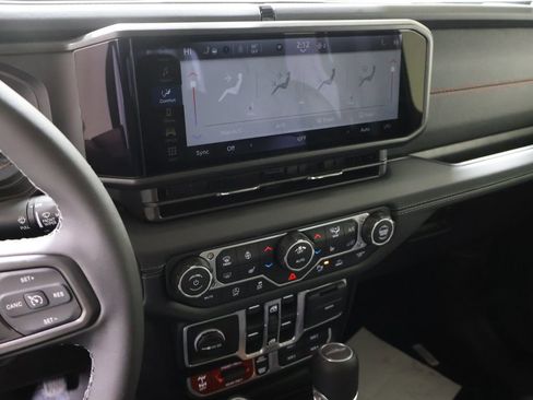 New 2026 Jeep Gladiator Rubicon AWD/4WD image 18
