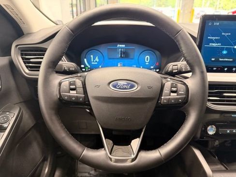 Used 2025 Ford Escape Platinum AWD/4WD image 26