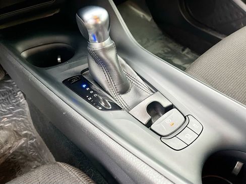 Used 2019 Toyota C-HR LE image 16