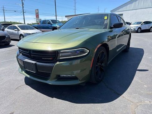 Used 2018 Dodge Charger R/T w/ Blacktop Package RWD image 5