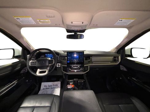 Used 2024 Ford Expedition XLT image 22