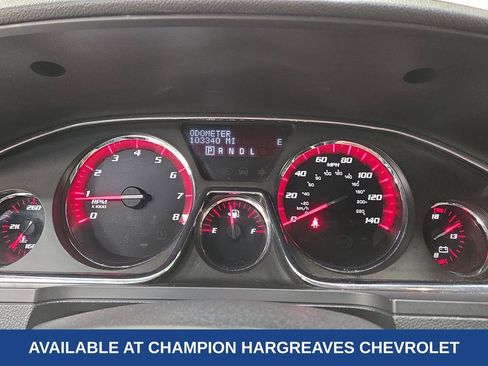 Used 2015 GMC Acadia SLT image 16