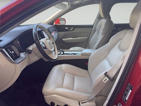 Used 2023 Volvo XC60 B5 Core w/ Climate Package image 12