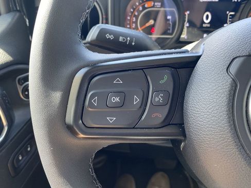 Used 2026 Jeep Wrangler Unlimited Rubicon w/ Technology Group AWD/4WD image 11