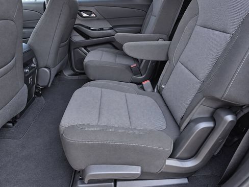 Certified 2023 Chevrolet Traverse LT FWD image 32