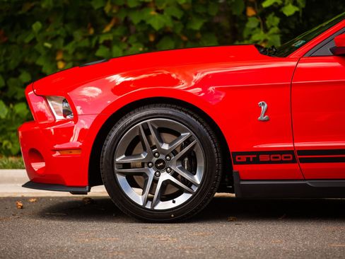 Used 2012 Ford Mustang Shelby GT500 RWD image 8