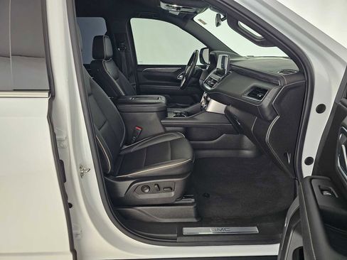 Used 2022 GMC Yukon SLT RWD image 10